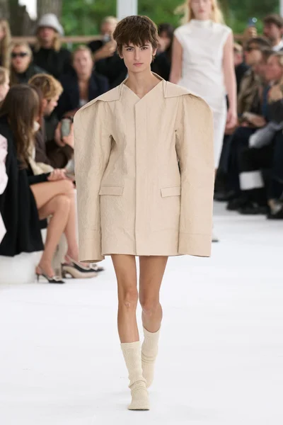 Look 6